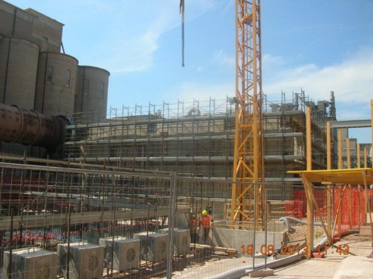 Montaggio e noleggio ponteggi per aree industriali, capannoni e aziende. Cantiere 14-02