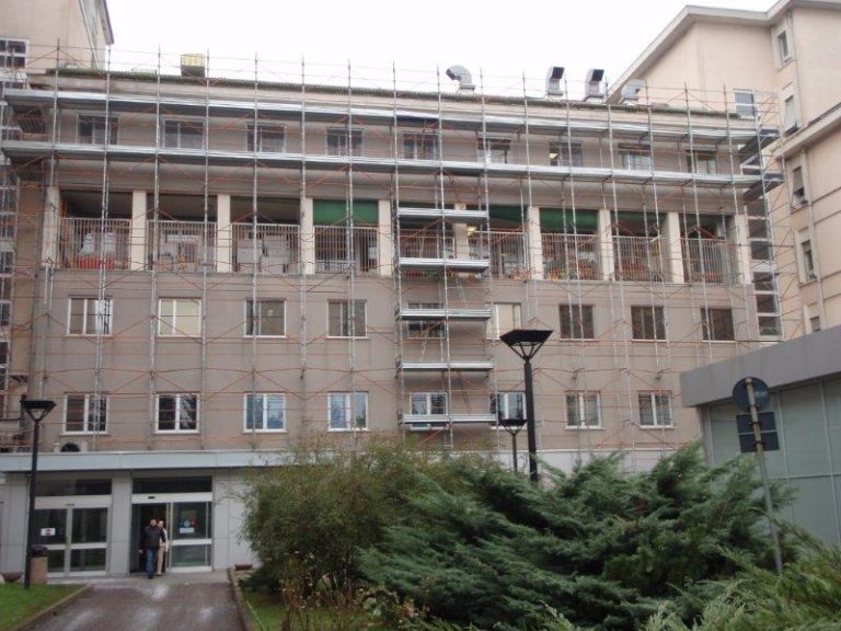 Montaggio e noleggio ponteggi per edifici ospedalieri, ospedali e cliniche. Cantiere 17-03