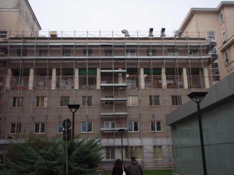 Montaggio e noleggio ponteggi per edifici ospedalieri, ospedali e cliniche. Cantiere 17-04