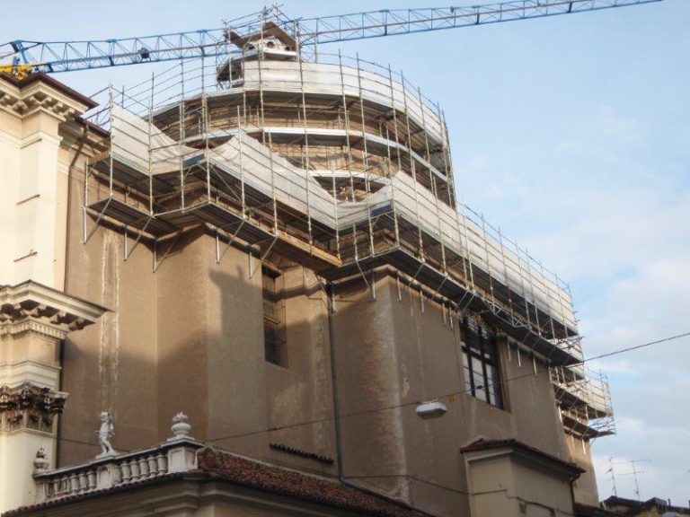 Montaggio e noleggio ponteggi per edifici storici, chiese e monumenti. Cantiere 04-12