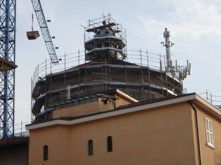 Montaggio e noleggio ponteggi per edifici storici, chiese e monumenti. Cantiere 04-13